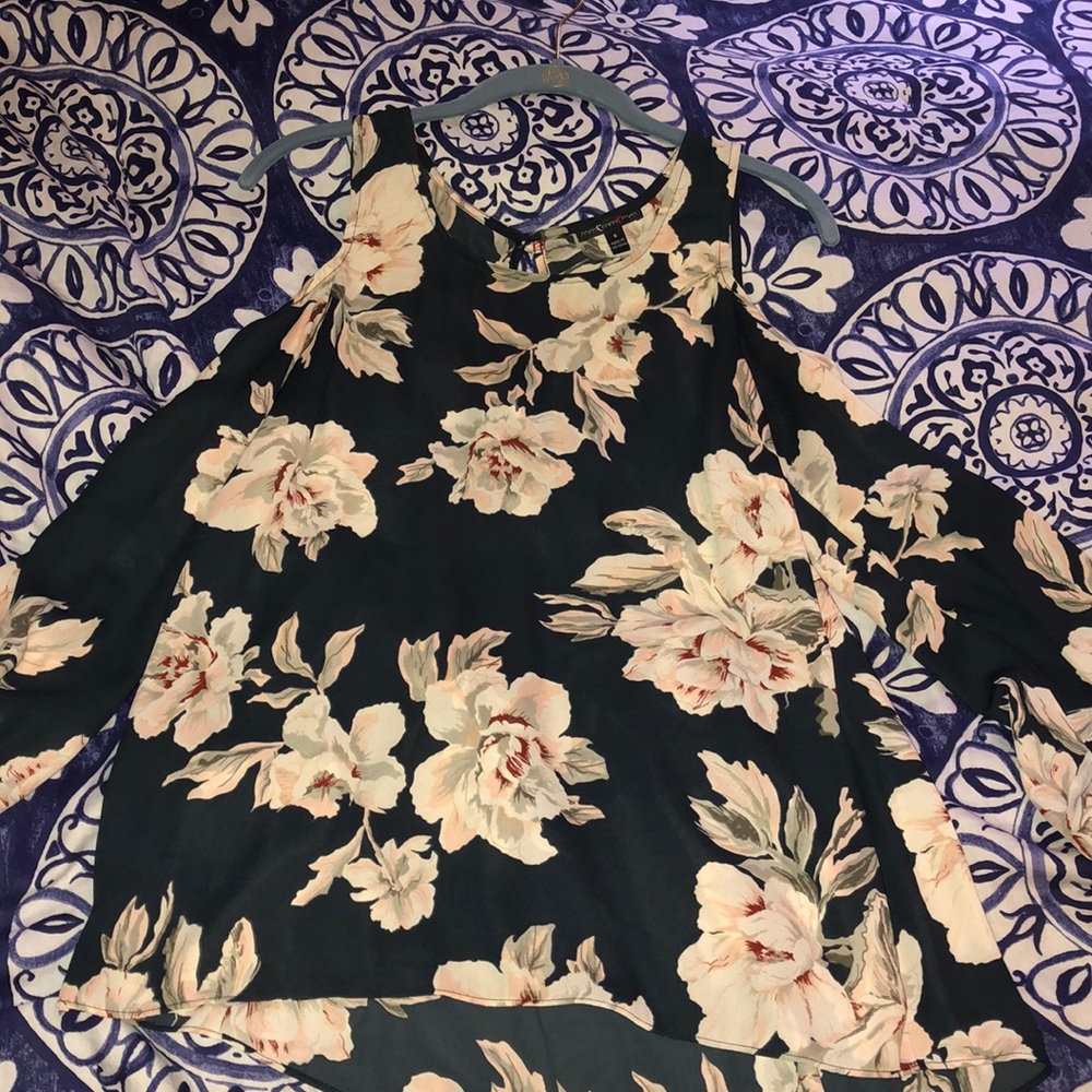 Floral open shoulders long sleeve top